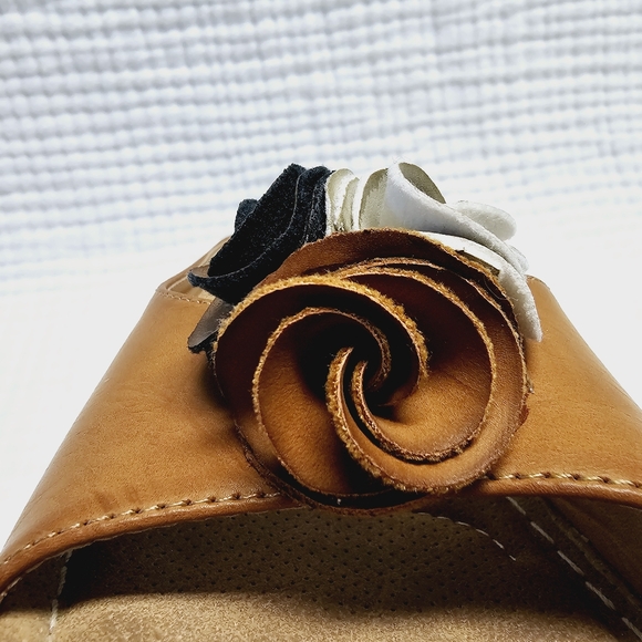 Peep Toe Wedge Slide-On Mule Sandals, Size 7.5 - Picture 11 of 16